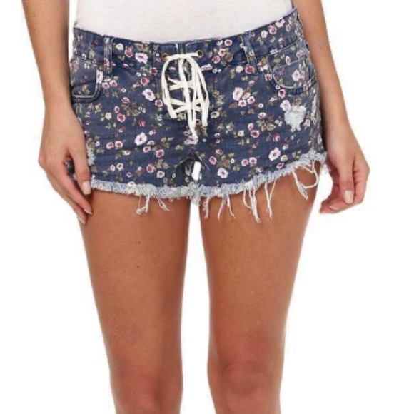 billabong lite hearted shorts